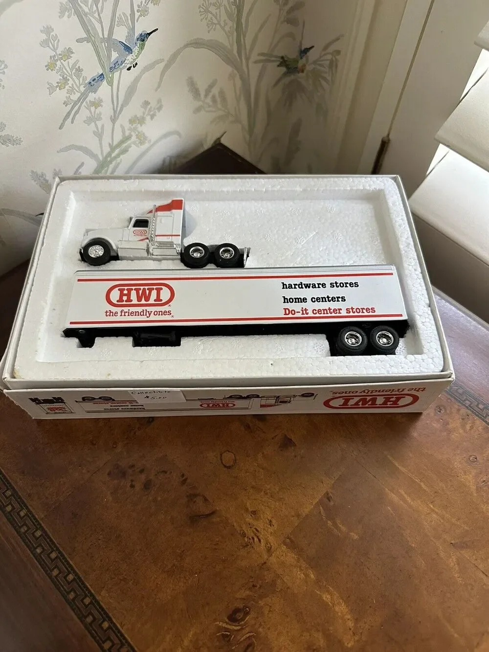 Vintage 1989 ERTL Die-Cast Metal HWI International Cab With Trailer Semi